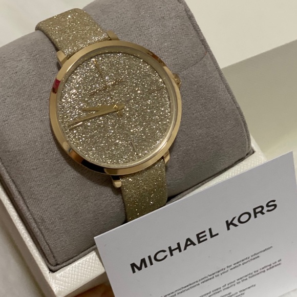 IN BOX MICHEAL KORS Golden Glitter Sparkly Watch ✨ - Picture 4 of 6